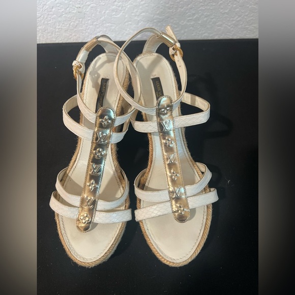 Louis Vuitton Wedge (Authentic) Size 39.5
Louis Vuitton Leather Espadrilles - Picture 1 of 15